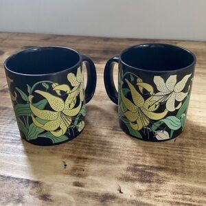 Set of 2 Floral 70s Hilmark Mugs